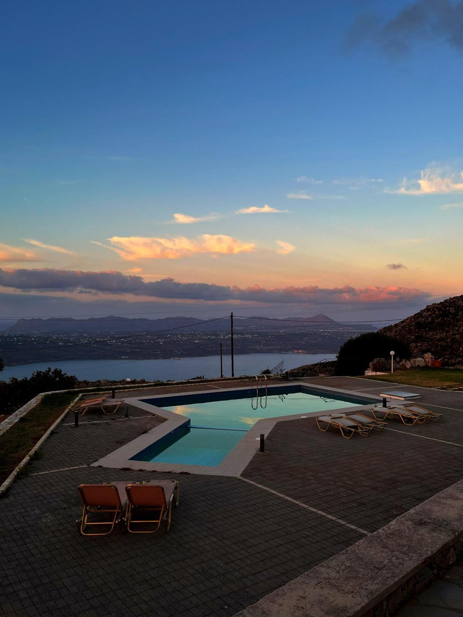 Panos Village Μαλάξα