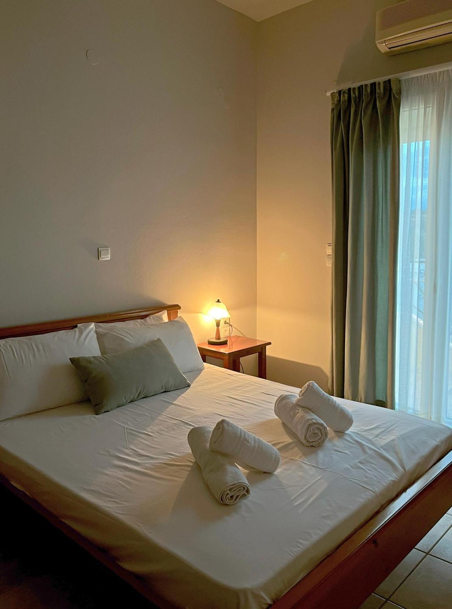 Panos Village Apartament Maláxa
