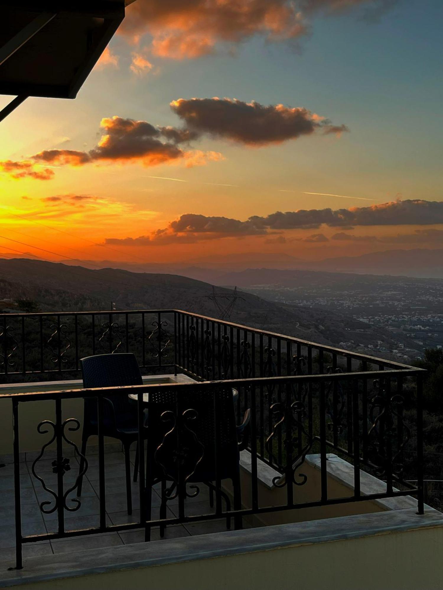 Panos Village * Maláxa